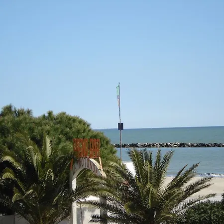 Two-Bedroom Apartment In Lido Delle Nazioni/Emilia-Romagna 21184